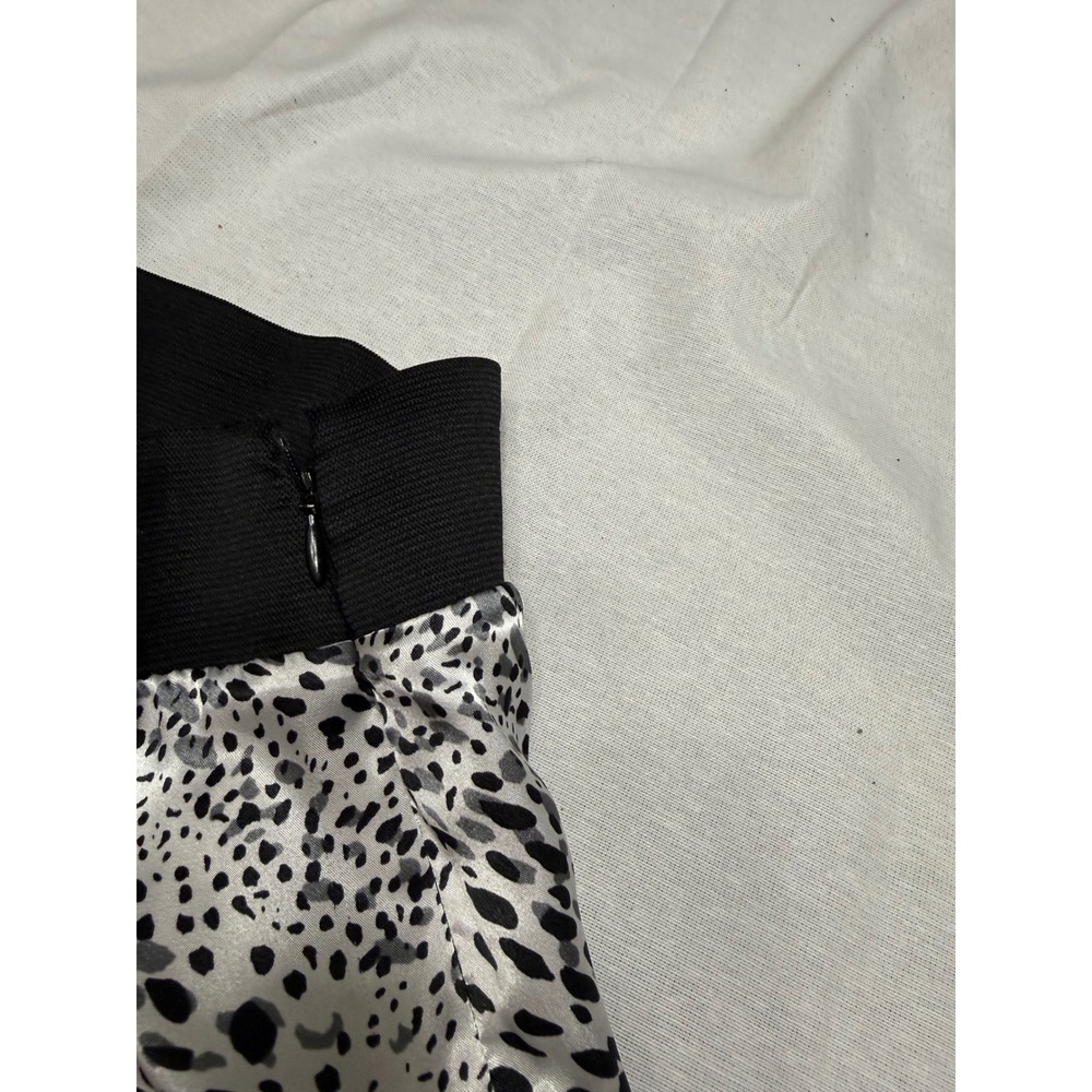 White House Black Market Animal Print Pleated Skirt Black White Size 14 Midi - Picture 5 of 7
